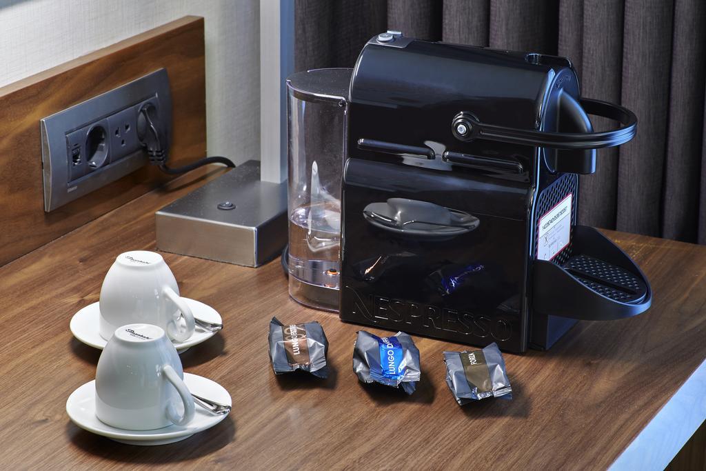 Deluxe King Room,665357952:JPEG